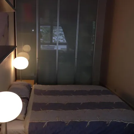 The Atrium Minutes Walk Victor Hugo Eiffel Tower Arc Du Triumph Et Champs Elysee Luxury 62 Renovated Videosurveillance Master Bedroom Living Area Dinning Bathroom Separated Toilet Spacious Sleeps Six Design Functional Furniture Equipment Appartamento