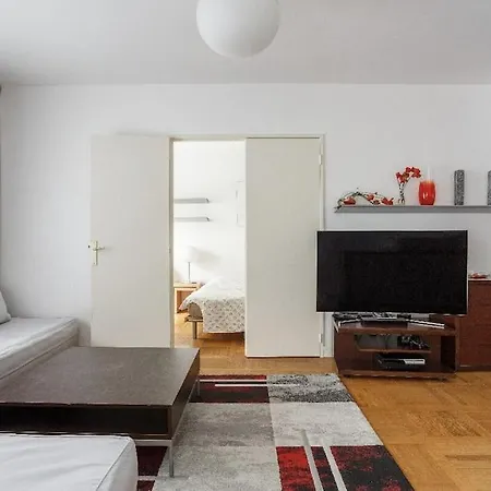 The Atrium: Luxe Parisian Retreat Near Eiffel Tower Paris