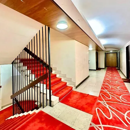 The Atrium Minutes Walk Victor Hugo Eiffel Tower Arc Du Triumph Et Champs Elysee Luxury 62 Renovated Videosurveillance Master Bedroom Living Area Dinning Bathroom Separated Toilet Spacious Sleeps Six Design Functional Furniture Equipment * Parigi